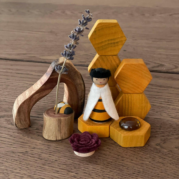 Honeycomb Bees / Nature Inspired Little Playset - Studio Ametller